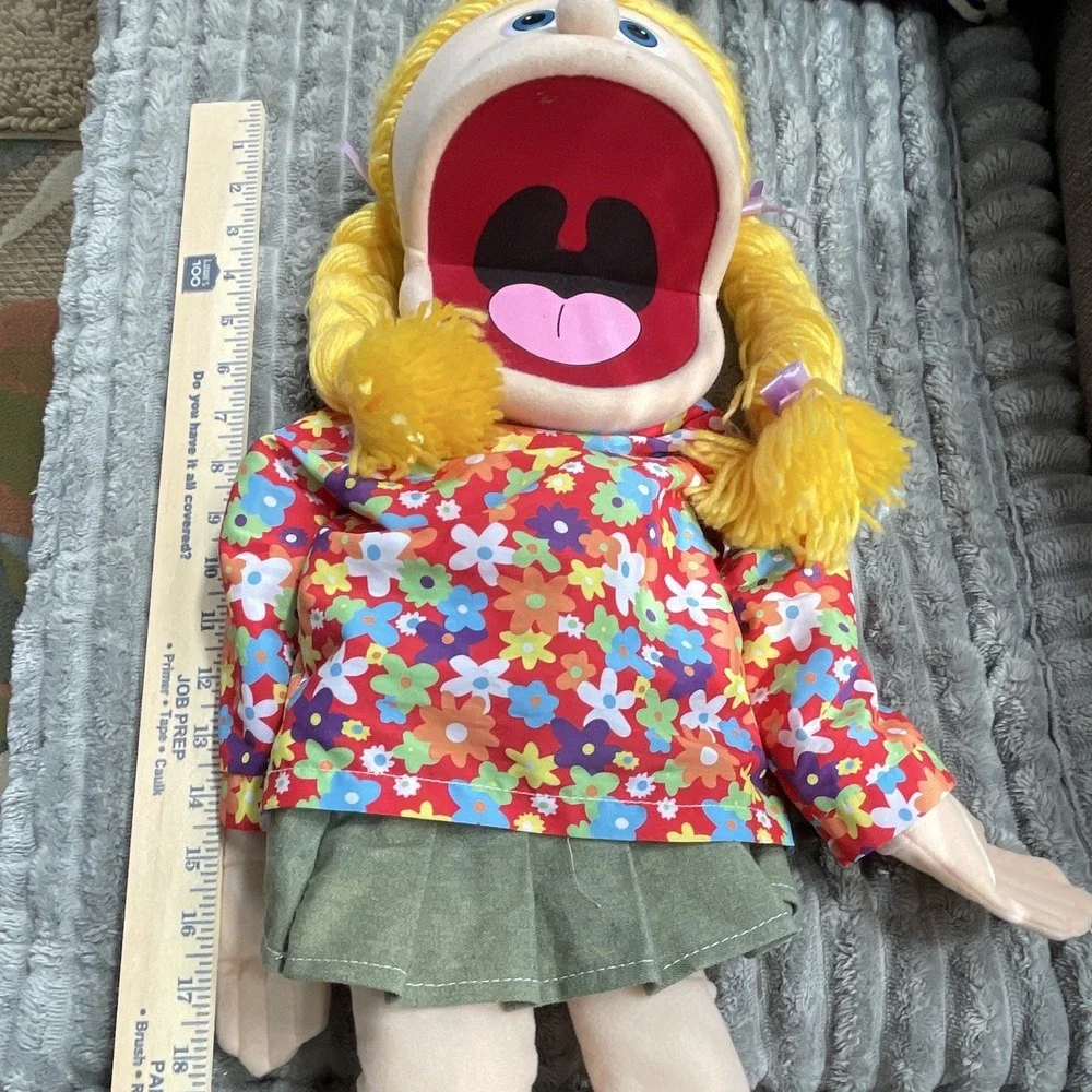 Silly Puppets Amy (caucasian) 24 Inch Full Body Puppet Ventriloquist Plush - Picture 3 of 6